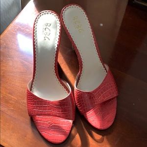 Red Crock print BCBG wicker slides